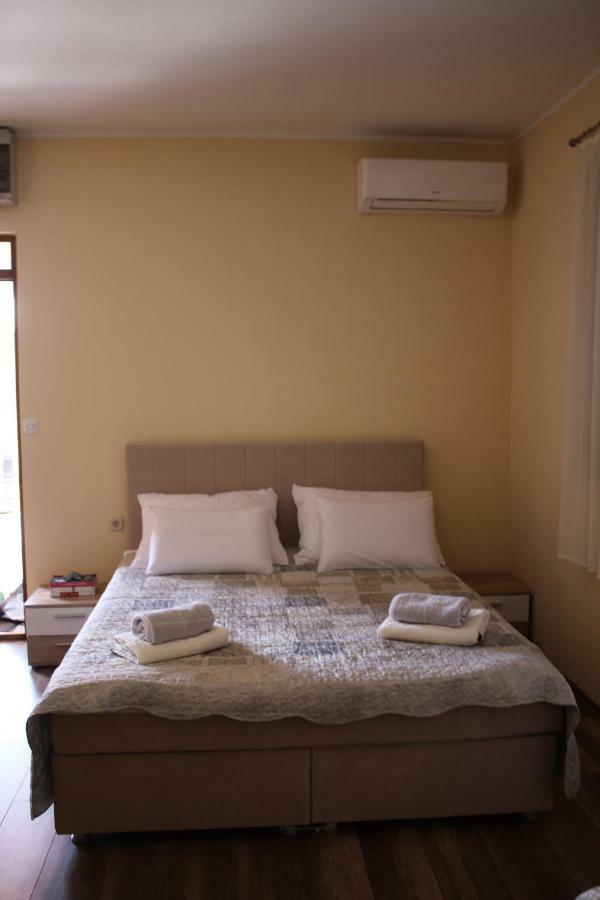 Studio Apartman Ana Шибеник Экстерьер фото