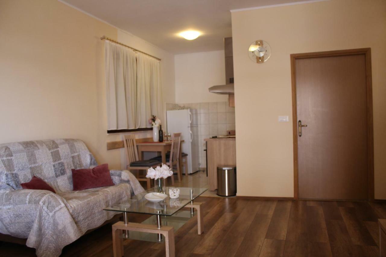 Studio Apartman Ana Шибеник Экстерьер фото